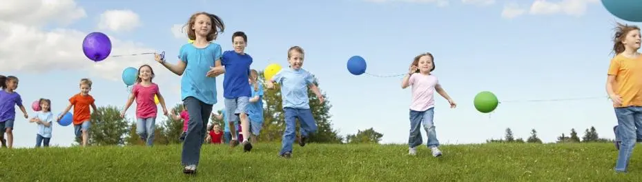 children with balloons